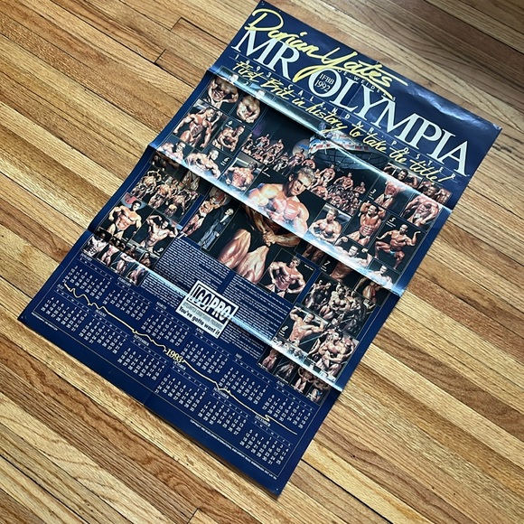 Vintage MuscleMag Calendar Poster / 1992 - Picture 2 of 7